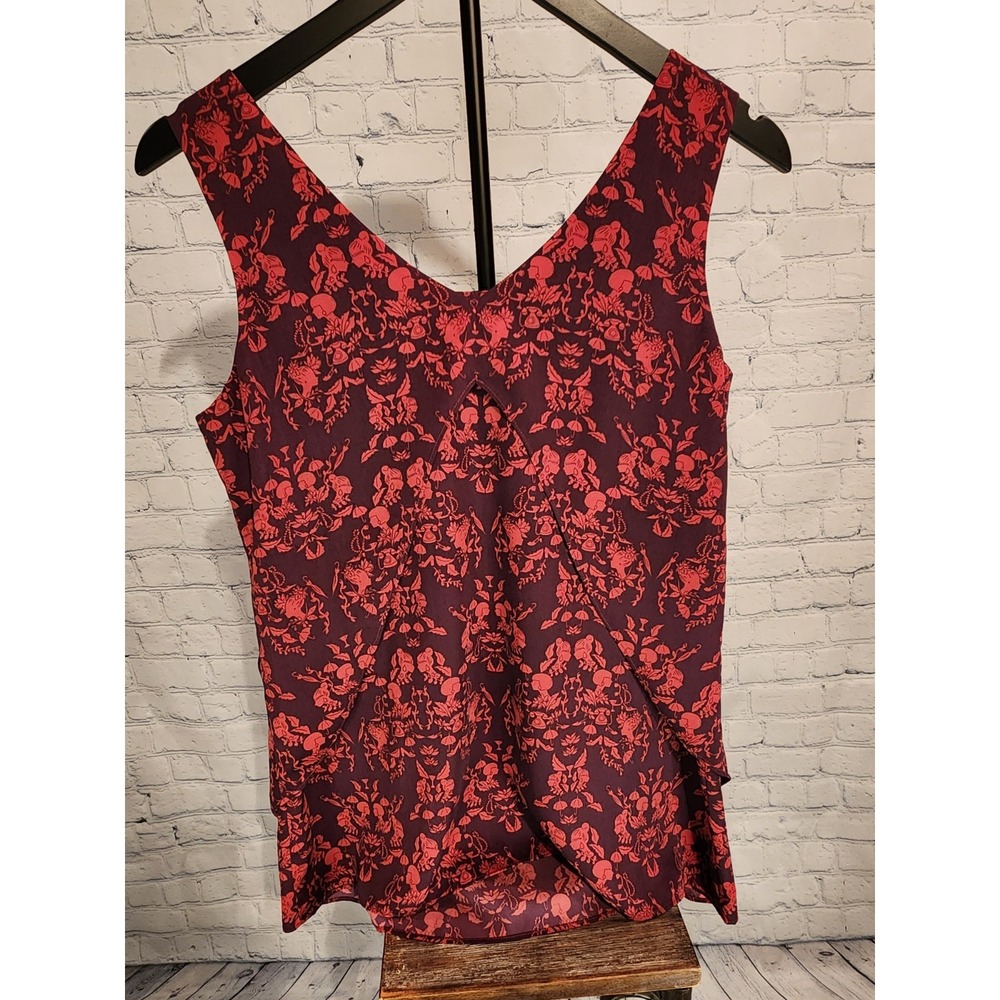 CABI Women's‎ Sleeveless Blouse Sz Small Maroon/red Cameo Print Split Back - Picture 6 of 6